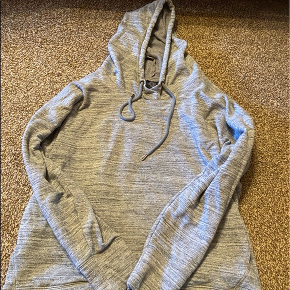 Reebok Sweatshirt - Picture 1 of 2